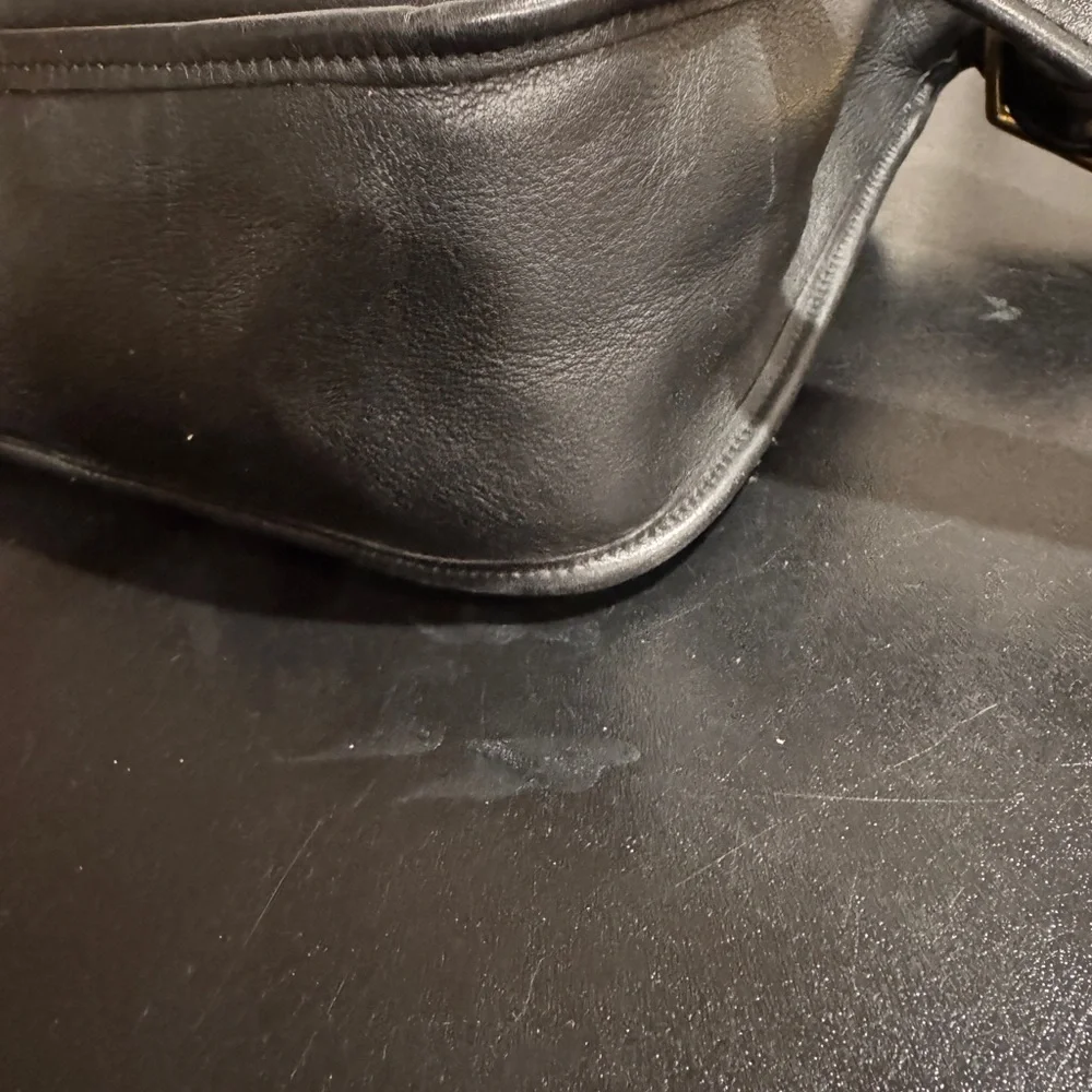 Coach vintage Patricia Black Leather shoulder Crossbody Bag 9951